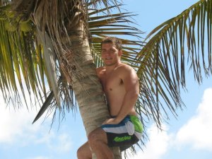 264171_219086098126341_5196267_n